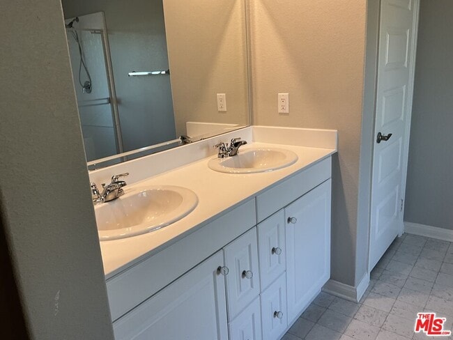 Building Photo - 20909 Mountain Gate Dr