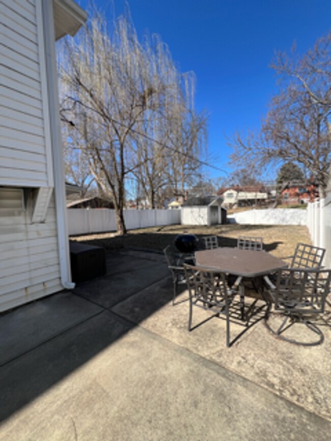 Building Photo - 10517 St Matthew Ln