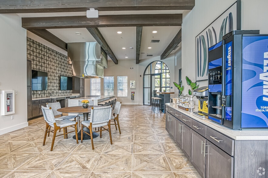 Lago 10200 Sweetgrass Cir Naples FL 34104 Apartment Finder