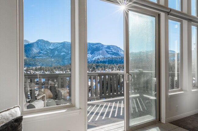 Building Photo - Mountain View Haven