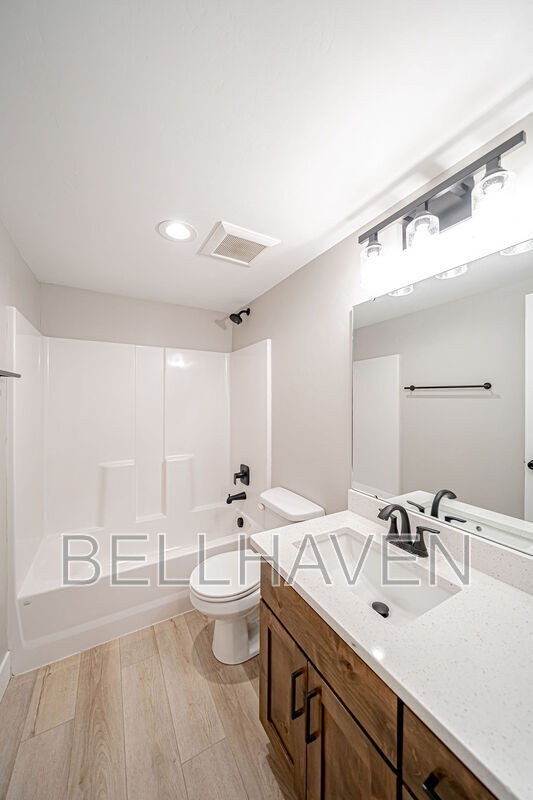 Building Photo - 1483 Fremont Ave