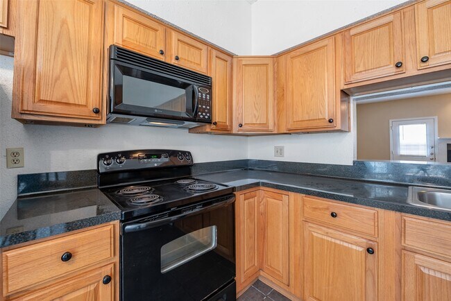 Building Photo - 12400 Brookglade Cir