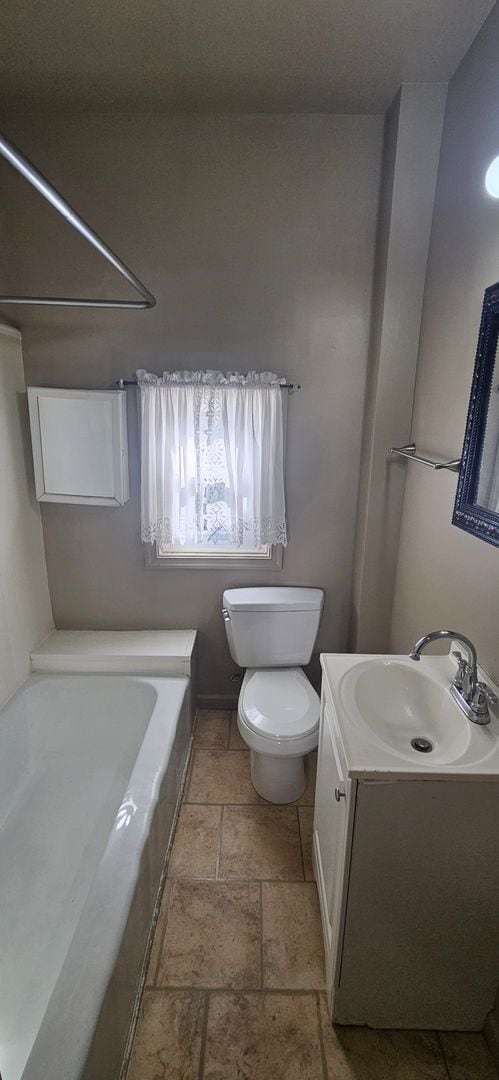 Building Photo - 3-Bedroom/1-Bathroom Home in Allentown