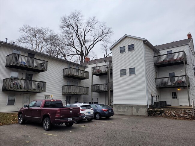 Building Photo - 1649 Clawson St