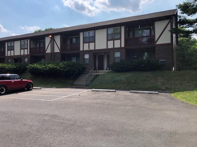 Building Photo - 1019-1049 Westbury Cir