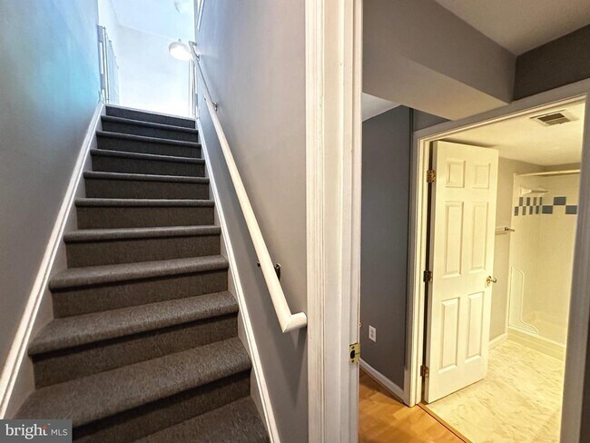 Building Photo - 9799 Mock Orange Ct