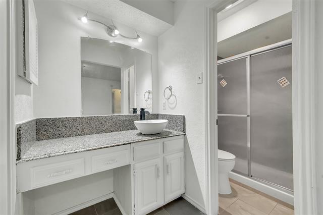 Building Photo - 1809 Trowbridge St