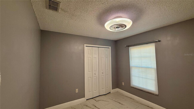 Building Photo - 2482 Quail Run Blvd N