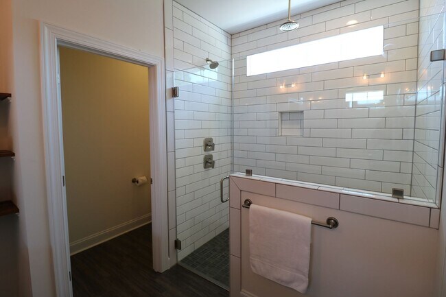 Building Photo - 772 Gibb St