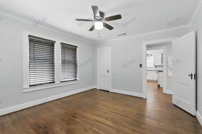 Building Photo - 2516 Primrose Ave