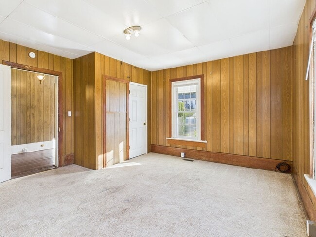 Building Photo - 315 High St