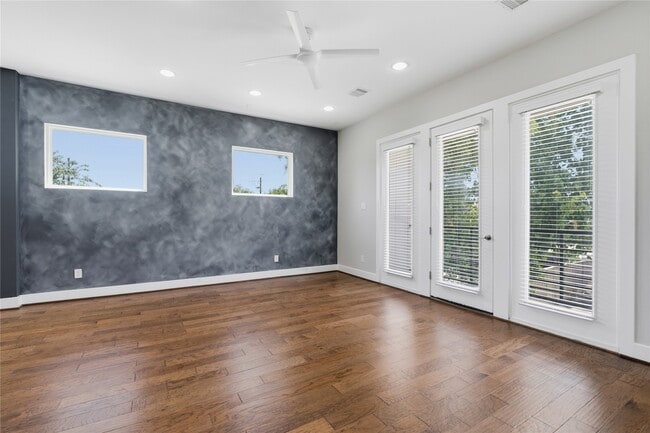 Building Photo - 12080 East Fwy