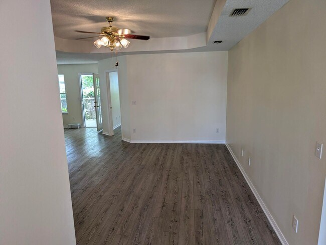 Building Photo - NO HOA!! Minutes from Hulbert and Eglin.  ...