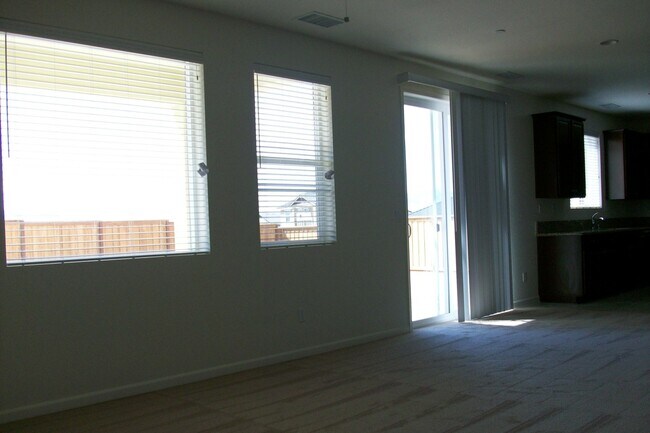 Building Photo - Wonderful  Lennar Home in De Andera
