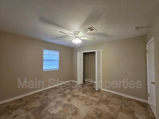 Building Photo - 7816 Sabra Dr