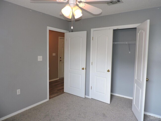 Building Photo - 724 Hanley Downs Dr