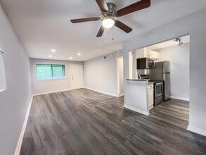 Building Photo - 5329 Reiger Ave