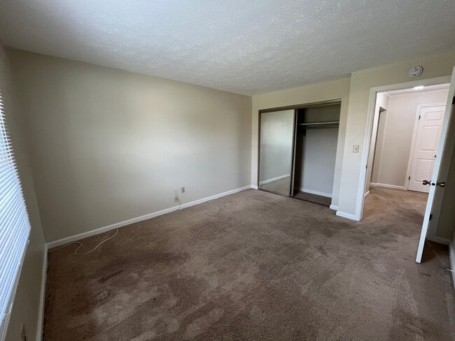 Building Photo - 7271 Beacon Hill Dr