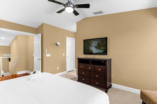 Building Photo - 14590 Damai Ln