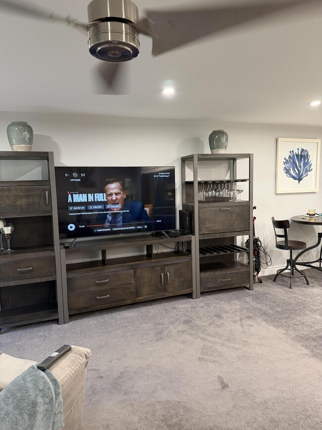 Building Photo - 387 Mansfield I