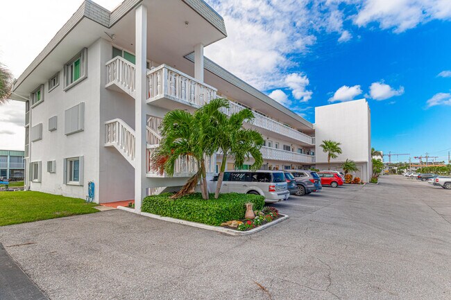 Building Photo - 112 Doolen Ct