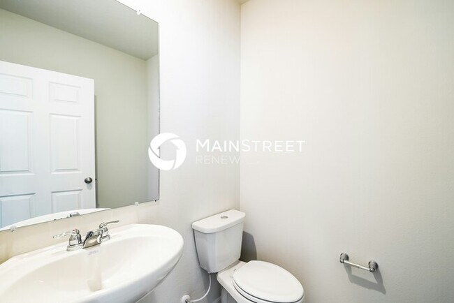 Building Photo - 4 Bedroom Pet-Friendly Home in Davenport, FL with Main Street Renewal