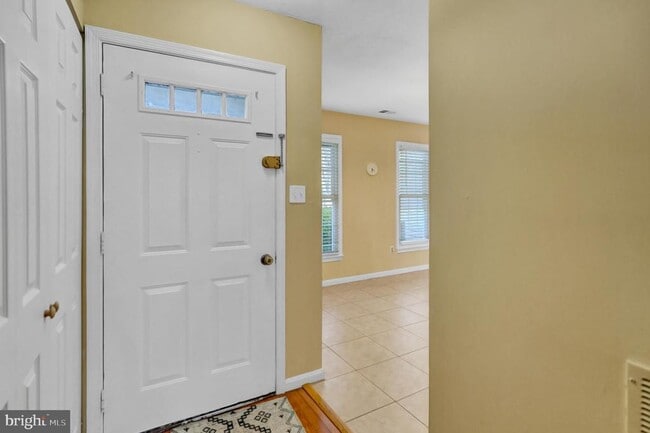 Building Photo - 6389 Fenestra Ct