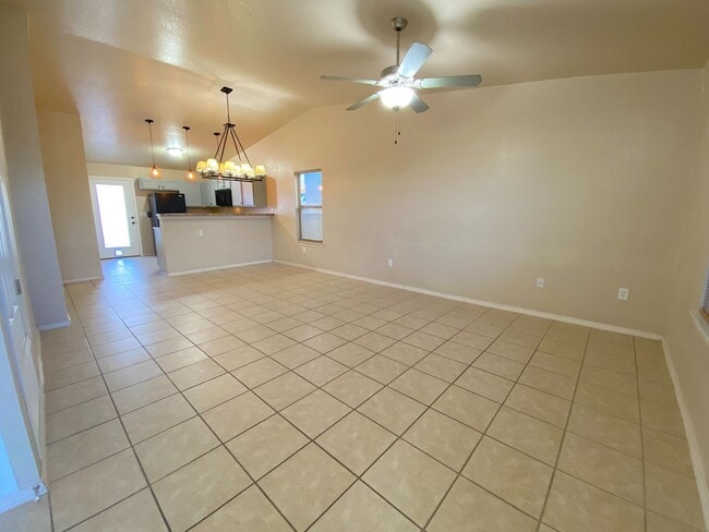 Building Photo - Northeast El Paso 3 Bed Refrig A/C