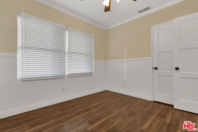 Building Photo - 6677 W 88th St