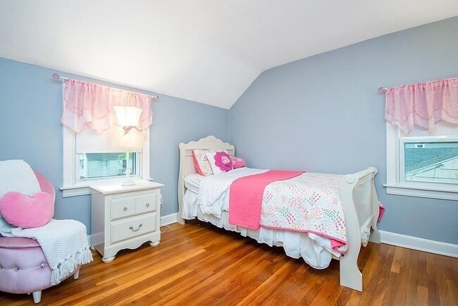 Building Photo - 250 Edendale St