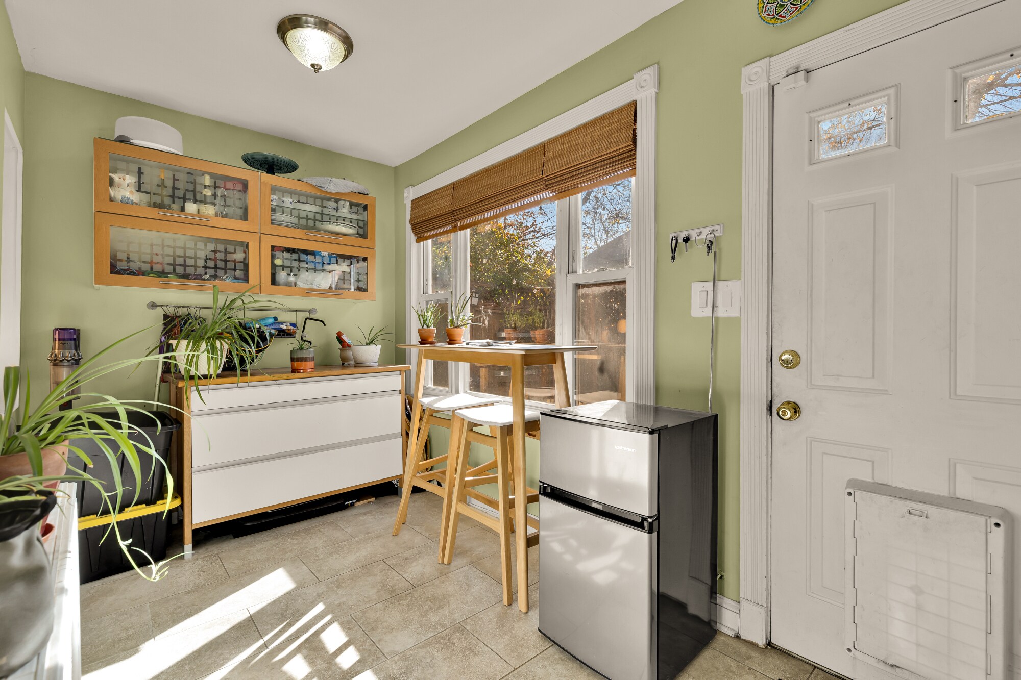 Building Photo - 207 V St NE