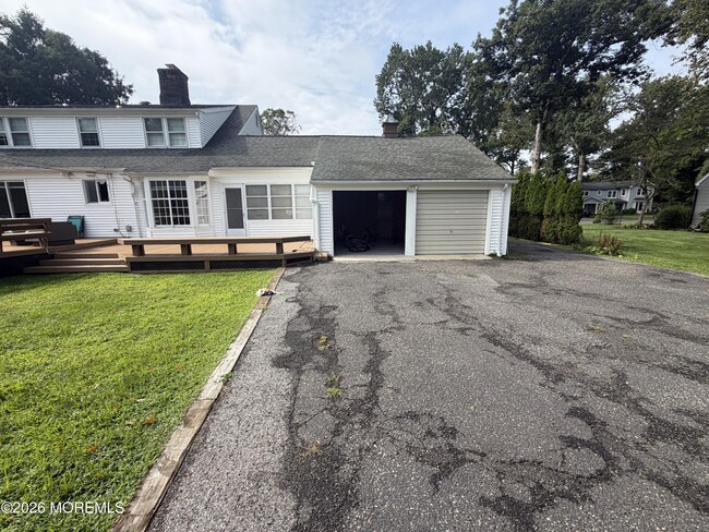 Building Photo - 611 Blanchard Pkwy