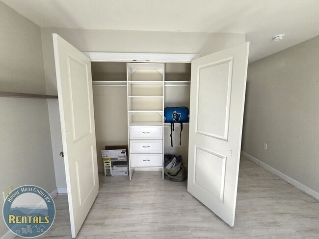 Building Photo - 194 Azor Ct