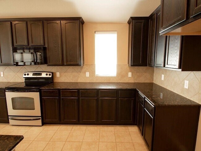 Building Photo - 417 Hackberry Dr