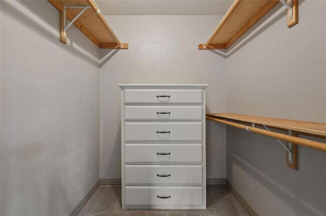 Building Photo - 5009 Pemberton Ln