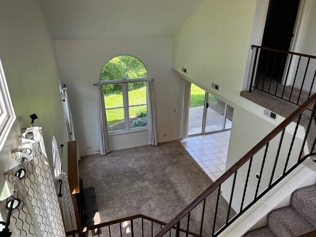Building Photo - 1556 Darien Lakes Dr