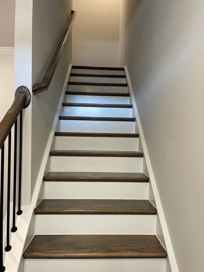 Building Photo - **OFFERING REFUNDABLE APPLICATION FEES** Stunning Newly Built 3BD, 2.5BA Raleigh Townhome in an H...