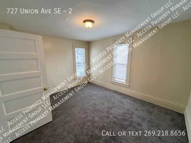 Building Photo - 727 Union Ave SE