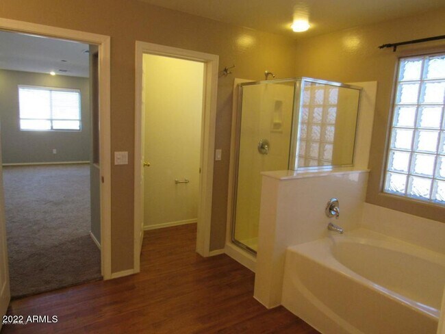 Building Photo - 1927 W Fruit Tree Ln