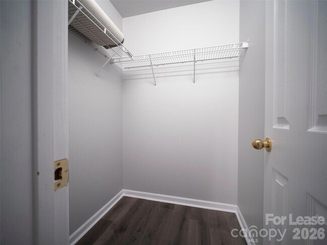 Building Photo - 1030 Boxelder Ln