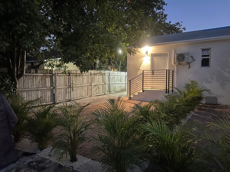 Building Photo - 2331 NW 64th St