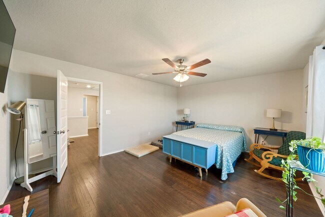 Building Photo - Stylish 4-Bedroom Home with Solar & Game R...