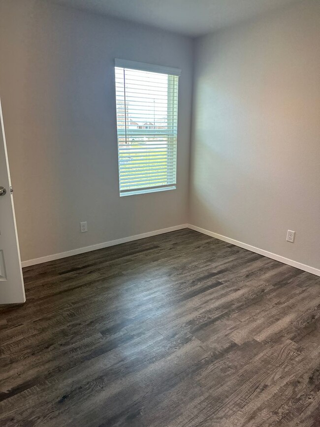 Building Photo - *Pre-leasing* NEW Three Bedroom | Two Bath...