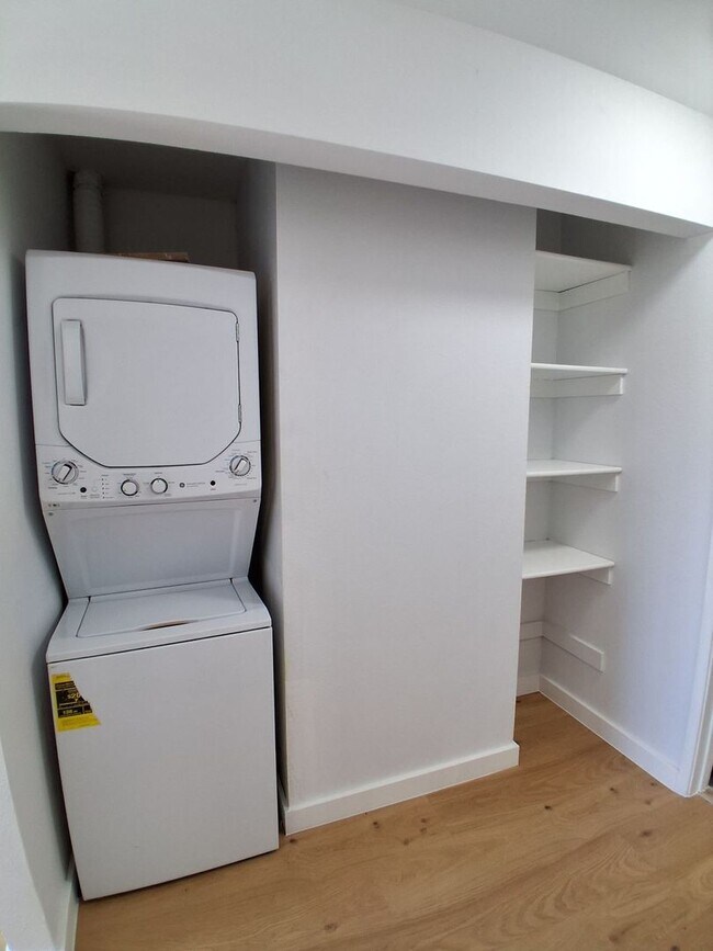 Building Photo - MOVE-IN SPECIAL: HALF OFF THE 1ST MONTH'S RENT – Beautifully Updated 2 Bedroom, 1 Bathroom Condo!
