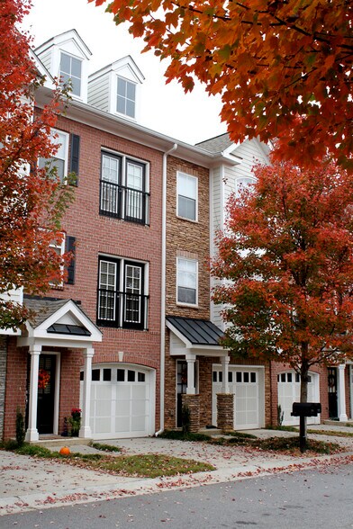 Front of house - 5490 Glenridge Park NE