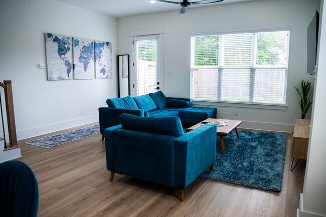 Building Photo - 3542 Amos St