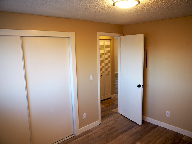 Building Photo - 4463 Madrona Way SE