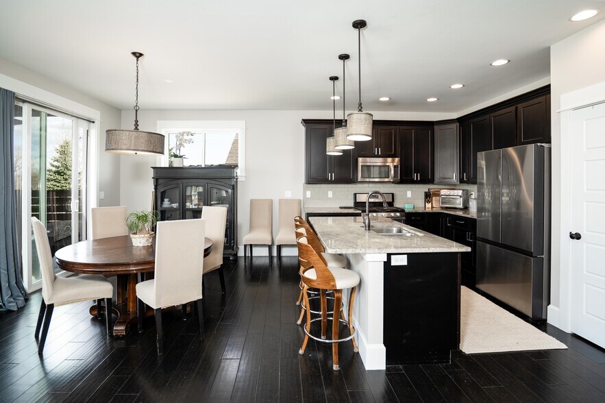 Kitchen/Dining - 2421 Lasso Ave