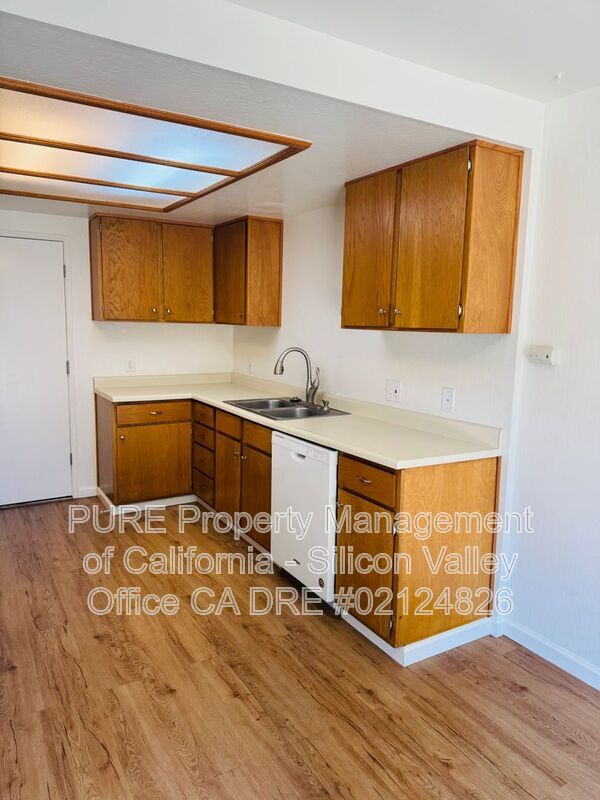 Building Photo - 124 Montebello Dr
