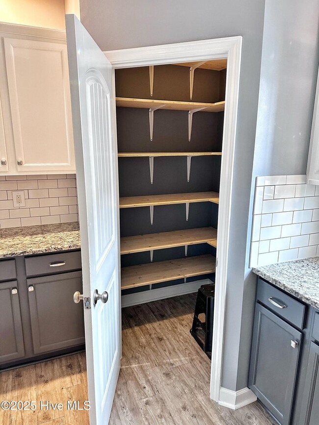 Building Photo - 109 Pennington St